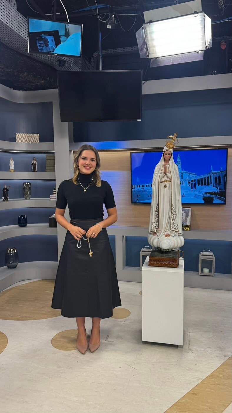 Anna Helena Zanella apresentando na Rede Vida